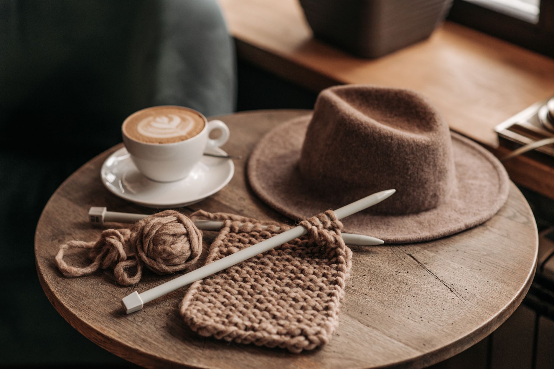 Bonnets et écharpes : quelle maille pour quel froid